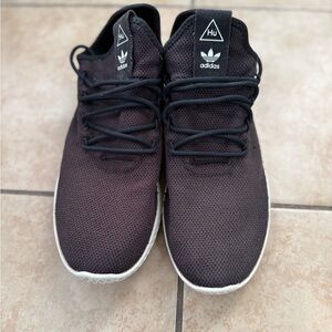 Adidas • Pharrell Williams x Tennis Hu Sneakers
